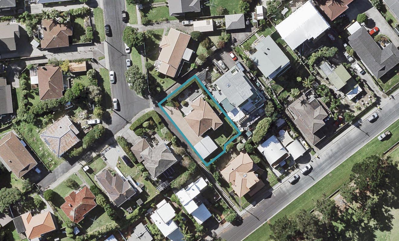31 Niccol Avenue, Narrow Neck, Auckland - Carousel 1