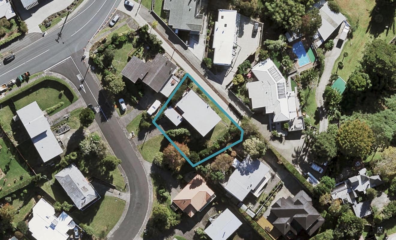 2/2 Girrahween Drive, Totara Vale, Auckland - Carousel 1
