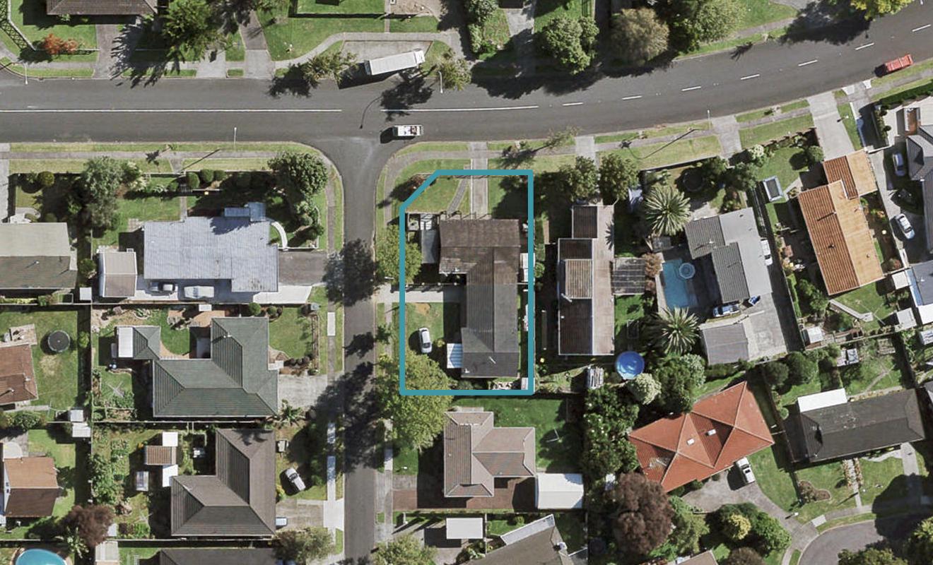 2/22 Walter Strevens Drive, Conifer Grove, Takanini - Carousel 1