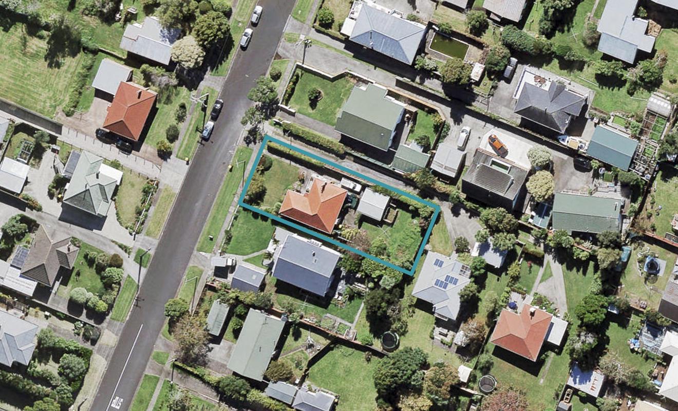 27 Koromiko Street, New Lynn, Auckland - Carousel 1