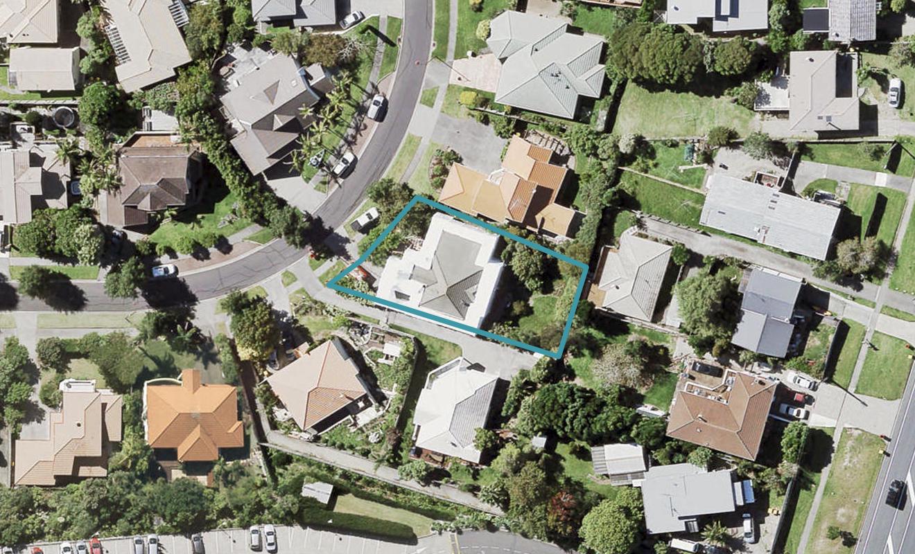 16 Margaret Henry Crescent, Oteha, Auckland - Carousel 1