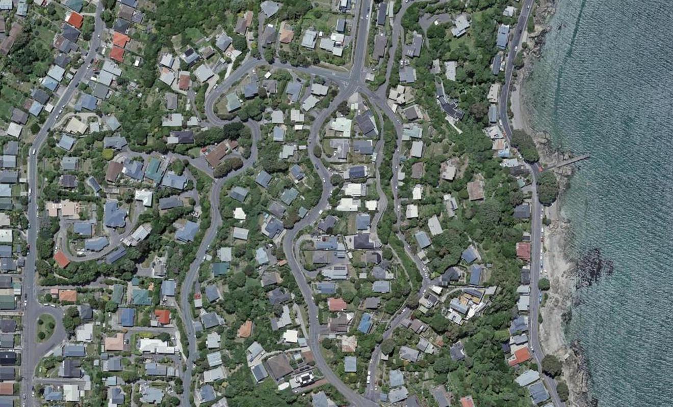 114 Nevay Road, Karaka Bays, Wellington - Carousel 1
