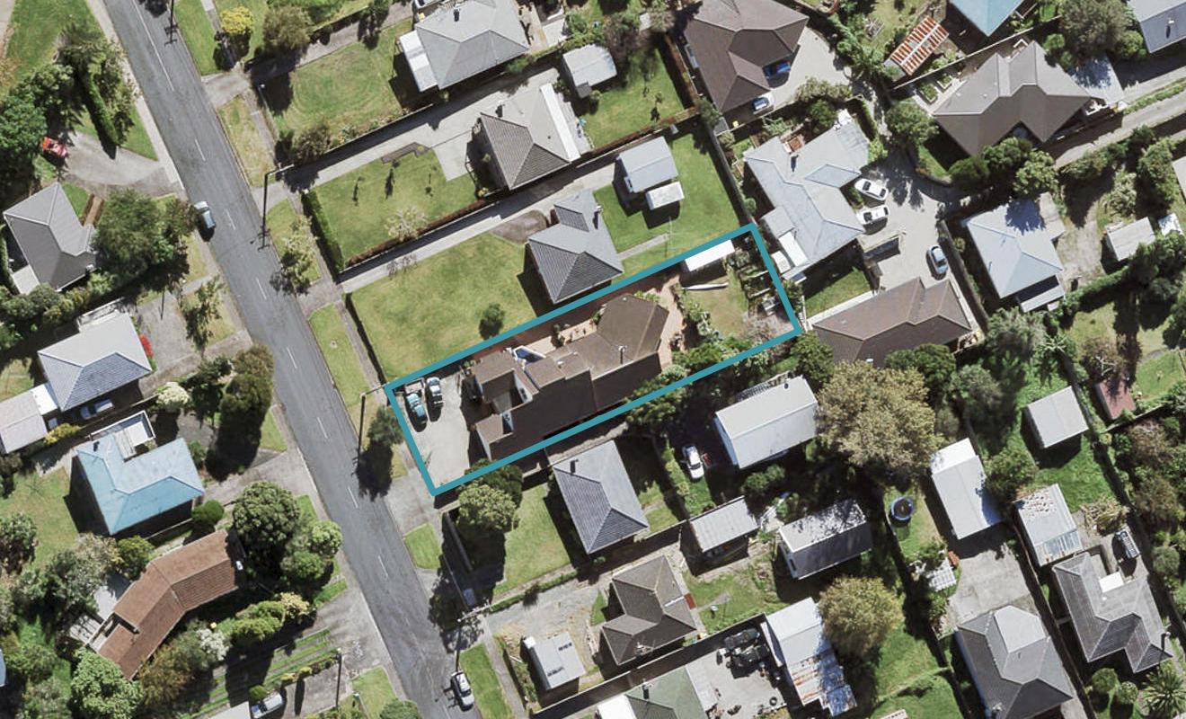 125 Flanshaw Road, Te Atatu South, Auckland - Carousel 1