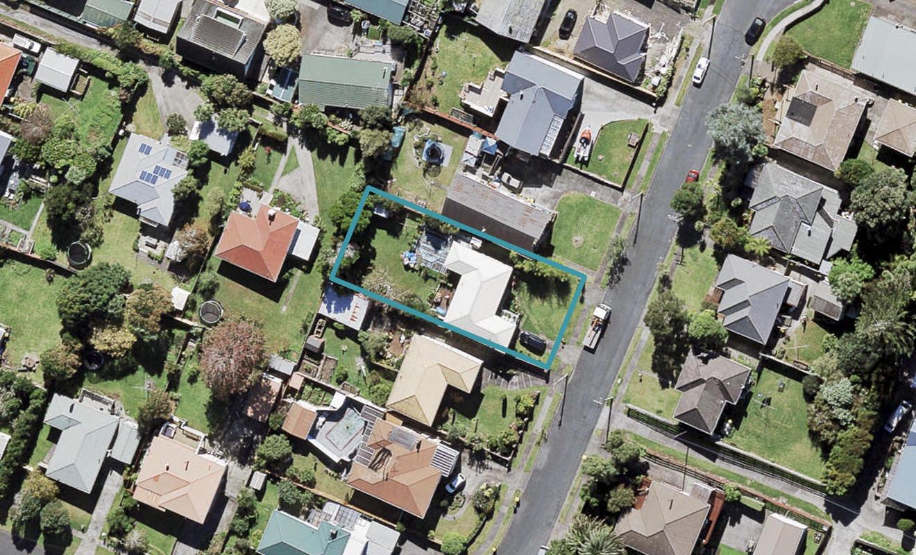 7 Kelston Street, New Lynn, Auckland - Carousel 1
