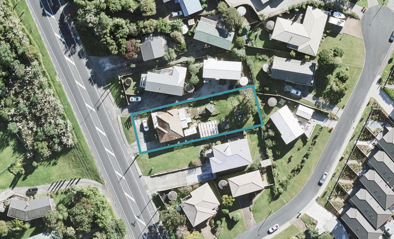 334 Whangaparaoa Road, Stanmore Bay, Whangaparaoa - Carousel 1