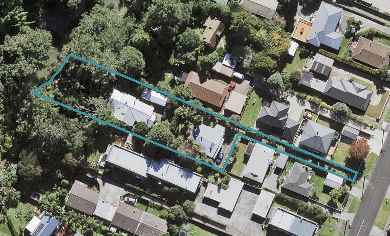 2/130 Lynwood Road, New Lynn, Auckland - Carousel 1