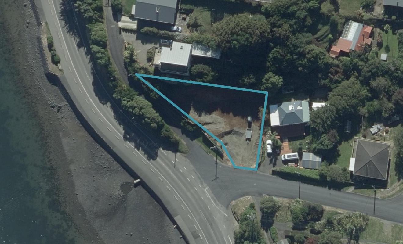 2 Bewley Avenue, Macandrew Bay, Dunedin - Carousel 1