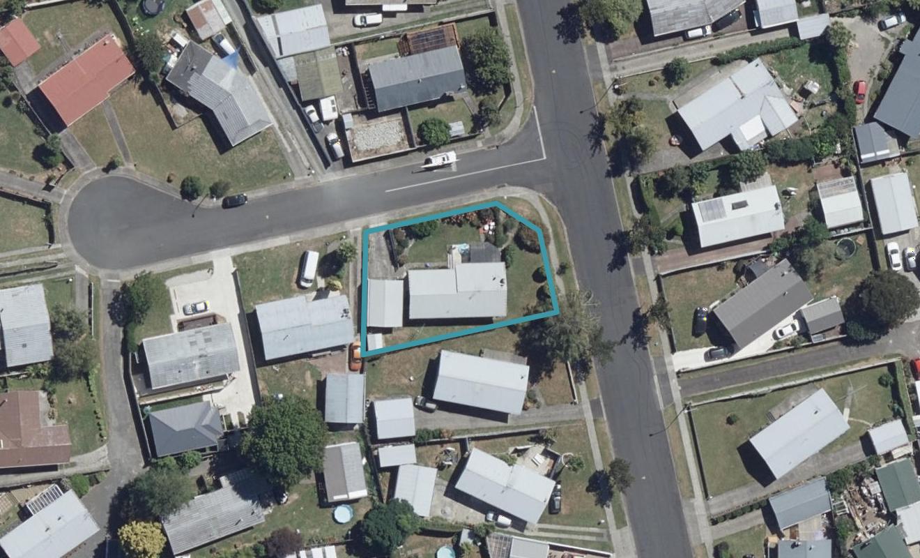 15 Rhonda Avenue, Deanwell, Hamilton - Carousel 1