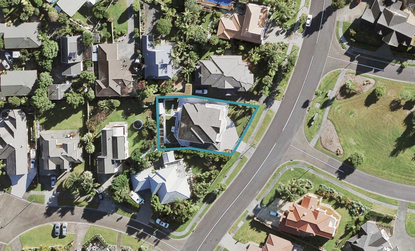 16 Waimanu Bay Drive, Te Atatu Peninsula, Auckland - Carousel 1