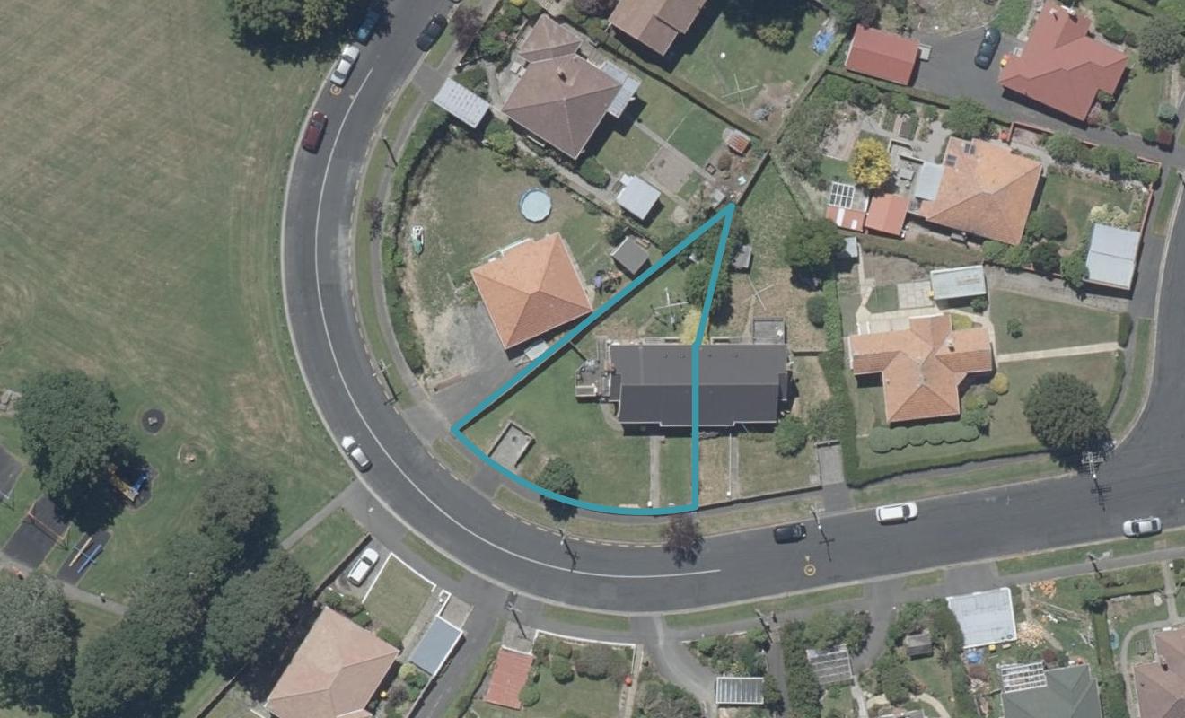33 Mayfield Avenue, Wakari, Dunedin - Carousel 1