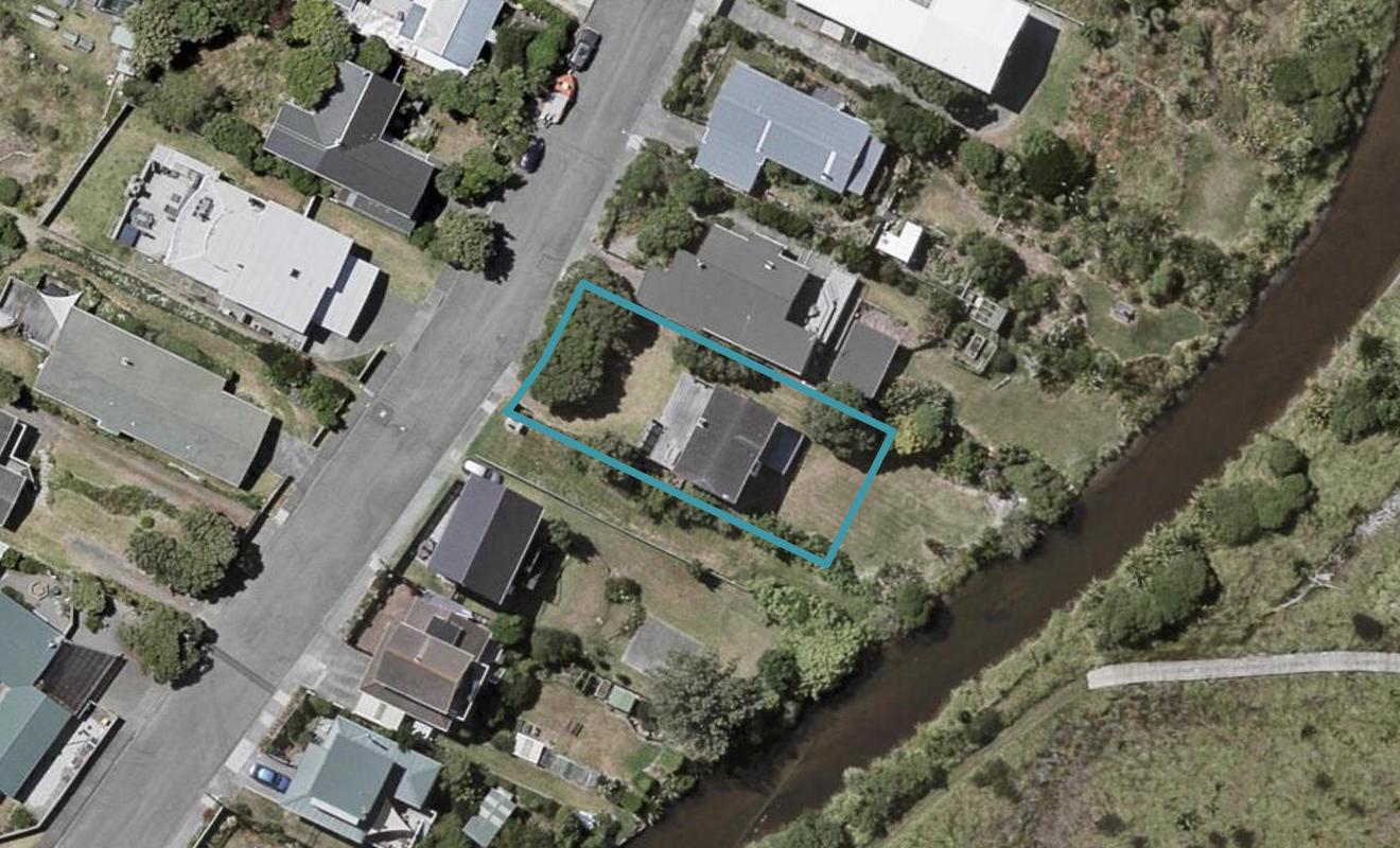 8 Moana Street, Otaki Beach, Otaki - Carousel 1