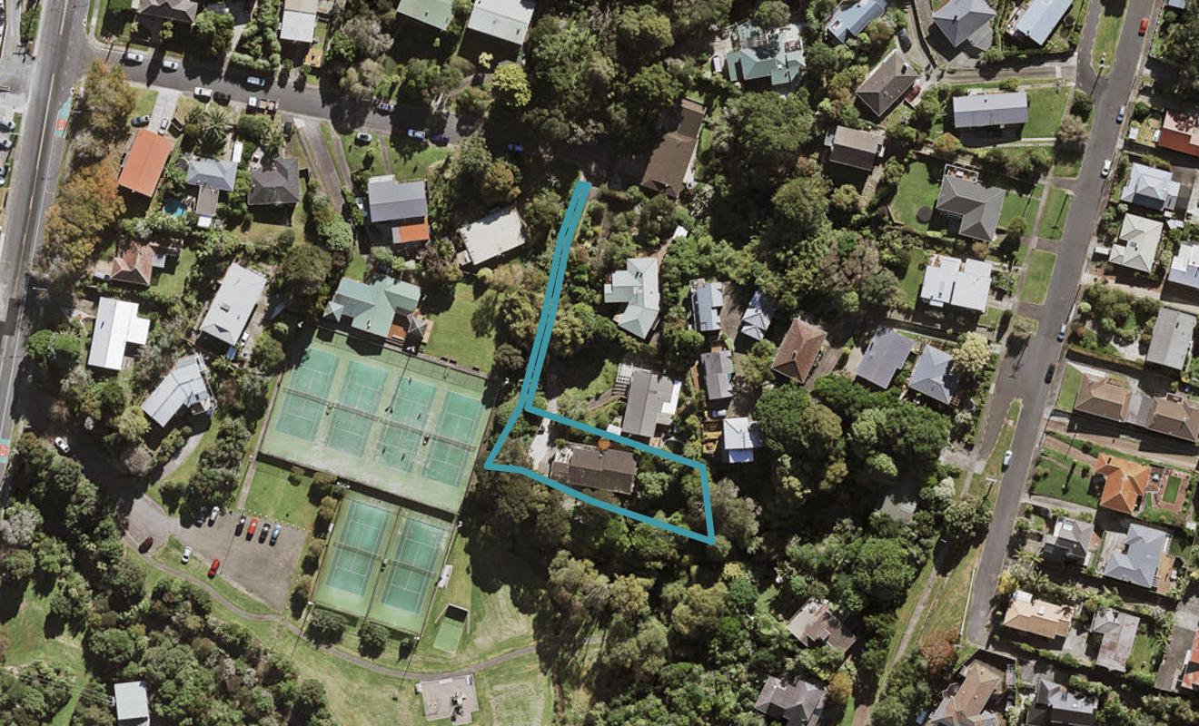 17 Kororo Street, Northcote, Auckland - Carousel 1