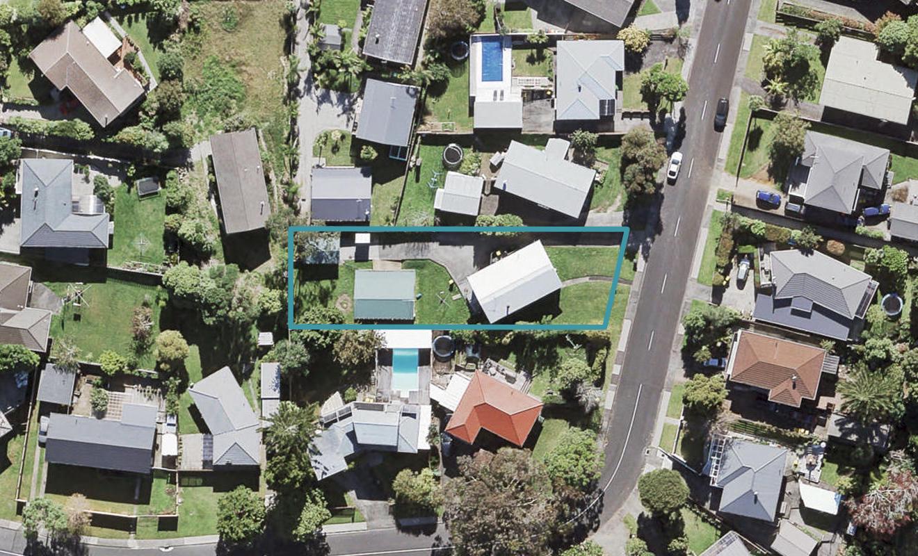 29 Lantana Road, Green Bay, Auckland - Carousel 1
