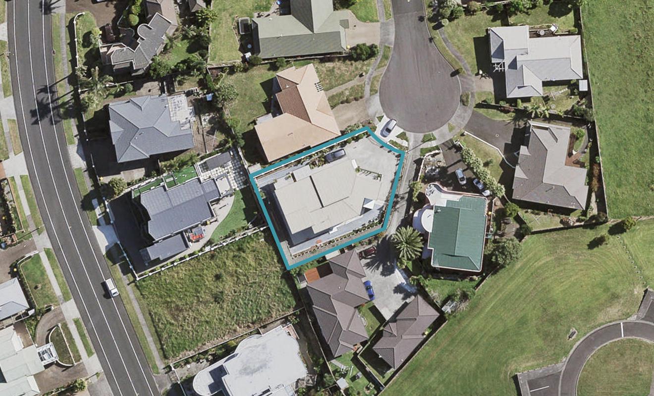 15 Capistrano Mews, Goodwood Heights, Auckland - Carousel 1