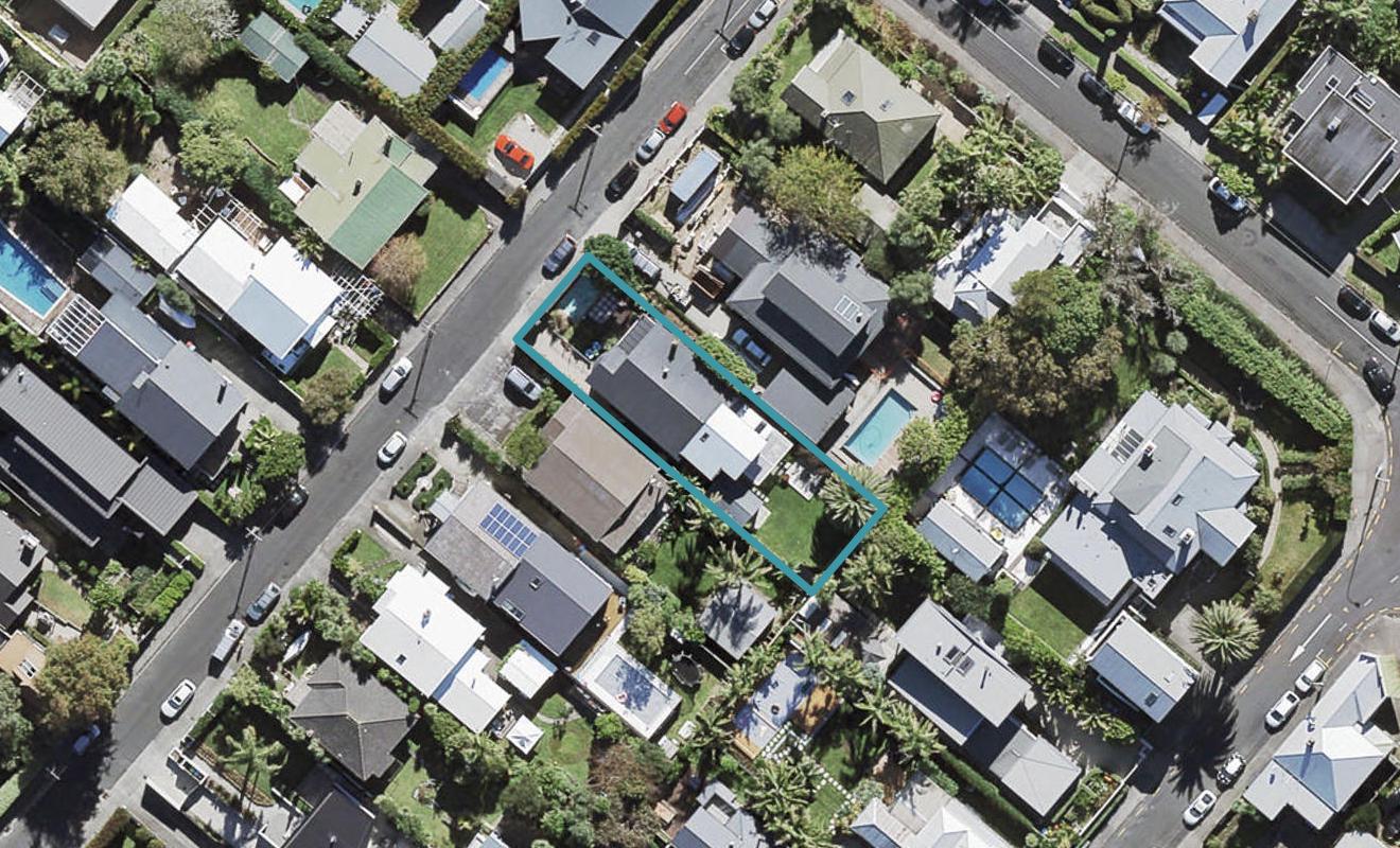 25 Livingstone Street, Westmere, Auckland - Carousel 1