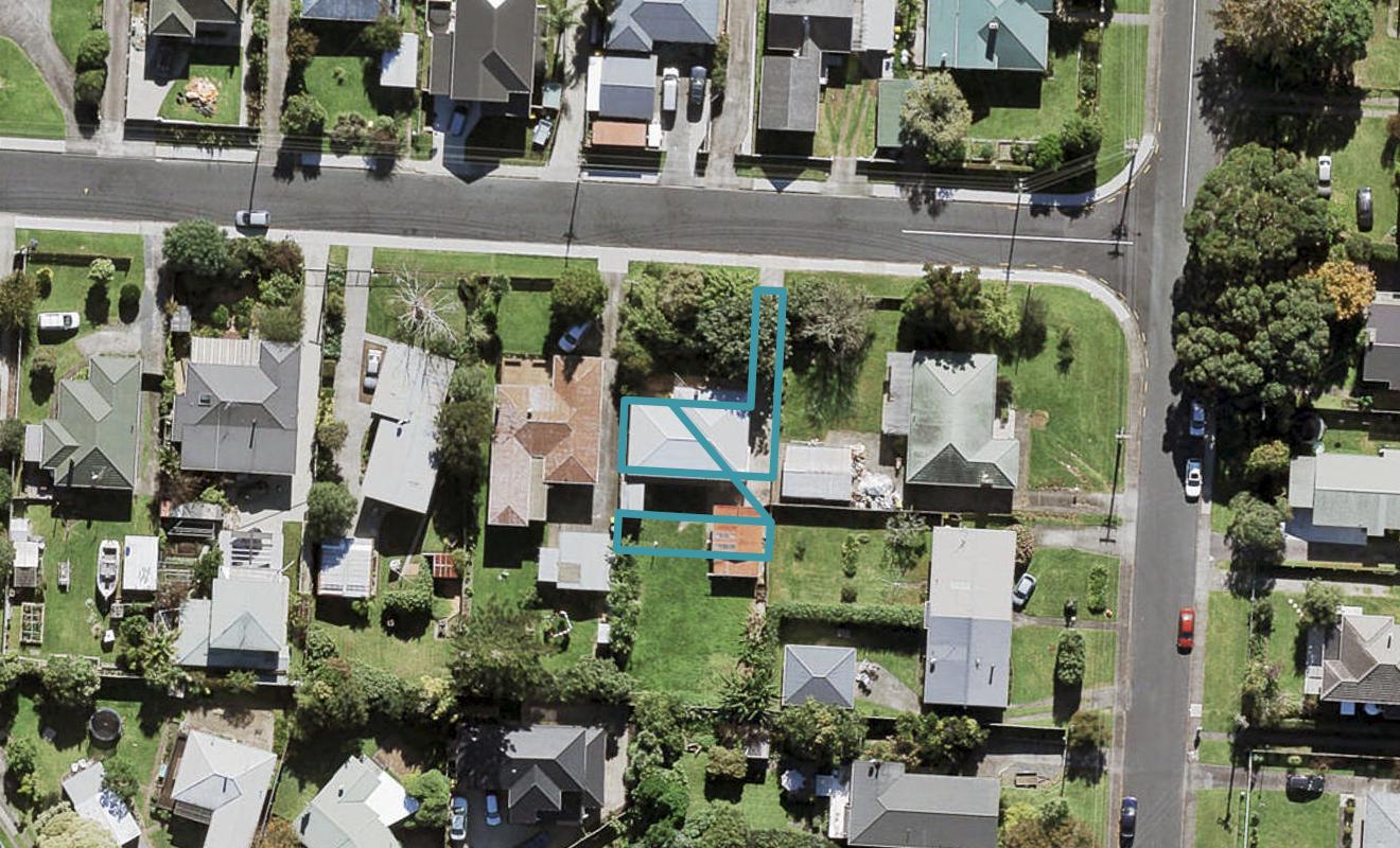 5/2 Stokes Avenue, Te Atatu Peninsula, Auckland - Carousel 1