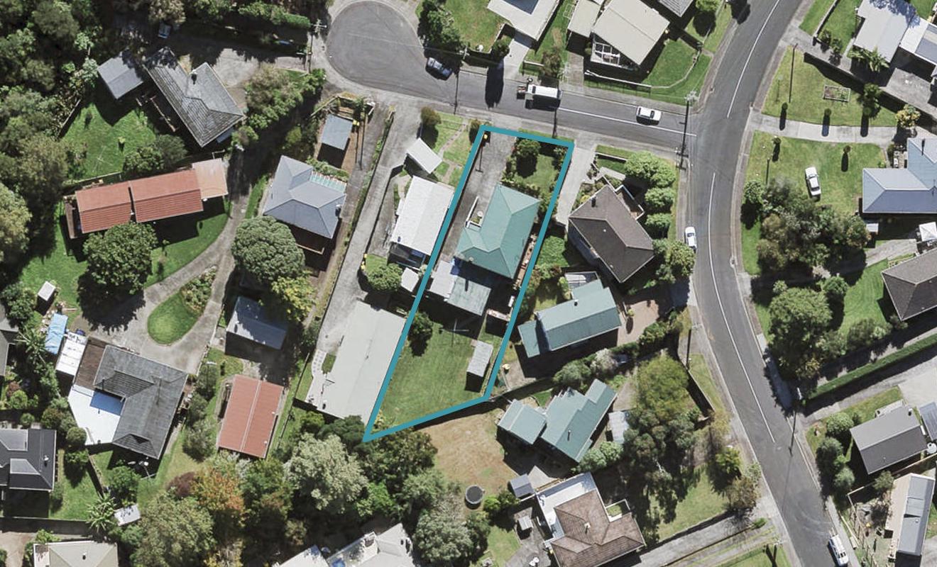 4 Quiet Street, Te Atatu South, Auckland - Carousel 1