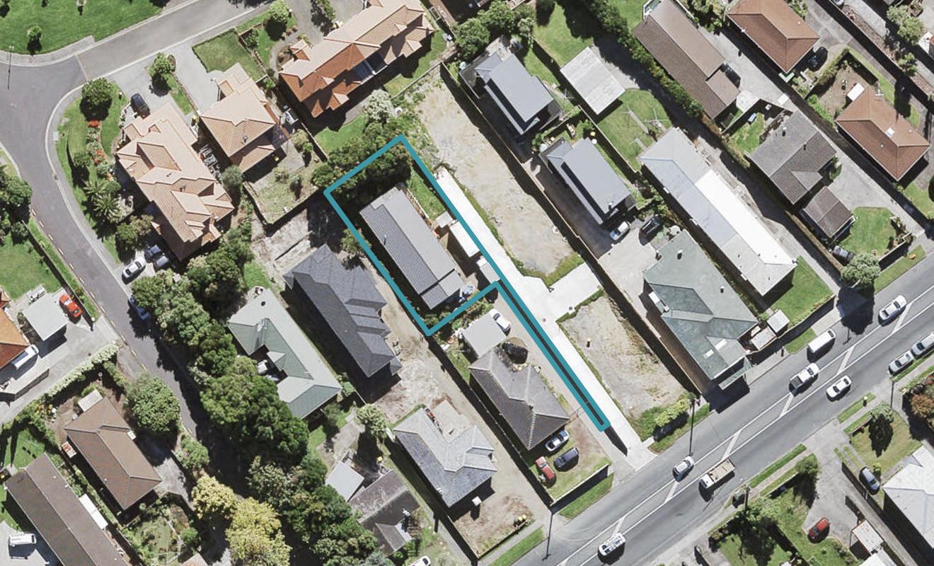 51A Titirangi Road, New Lynn, Auckland - Carousel 1