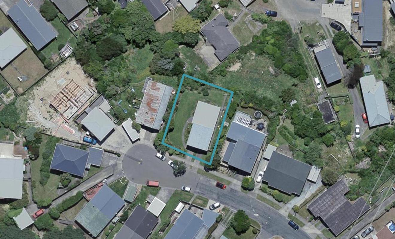 16 Chetwode Grove, Newlands, Wellington - Carousel 1