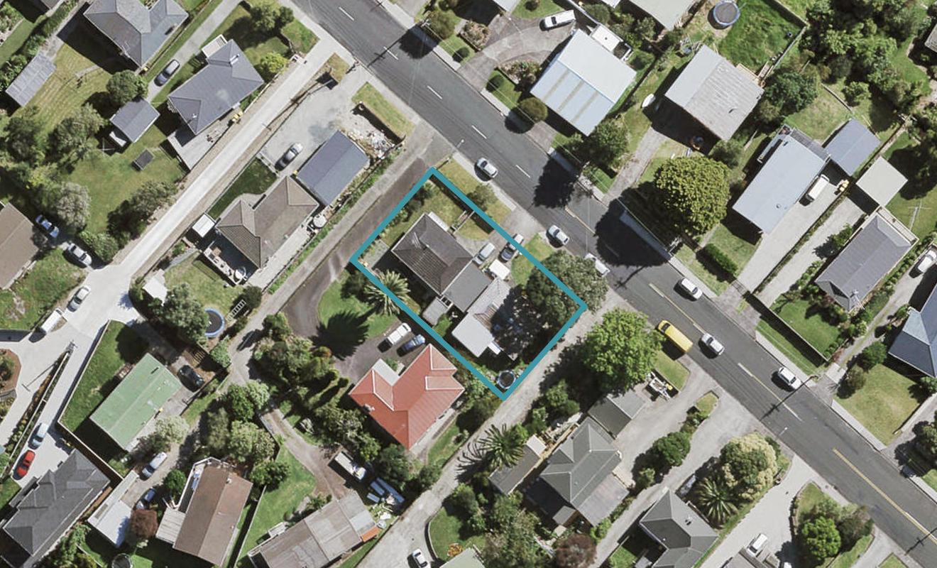 1/93 Awaroa Road, Sunnyvale, Auckland - Carousel 1