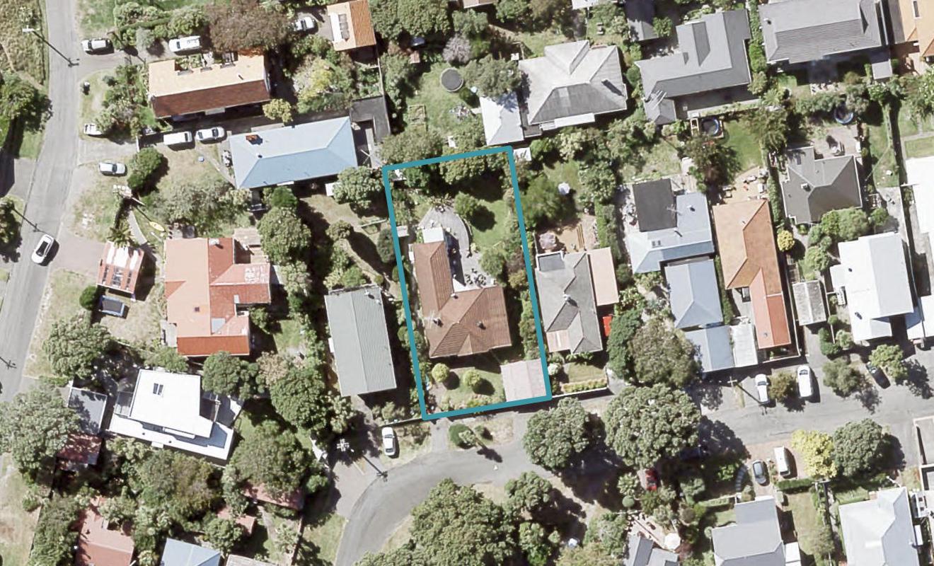 18 Puriri Street, Eastbourne, Lower Hutt - Carousel 1