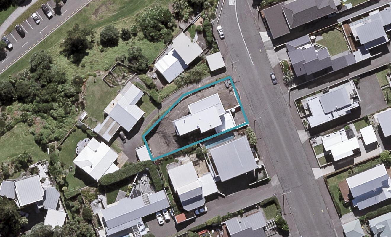 4 Beach Street, Fitzroy, New Plymouth - Carousel 1