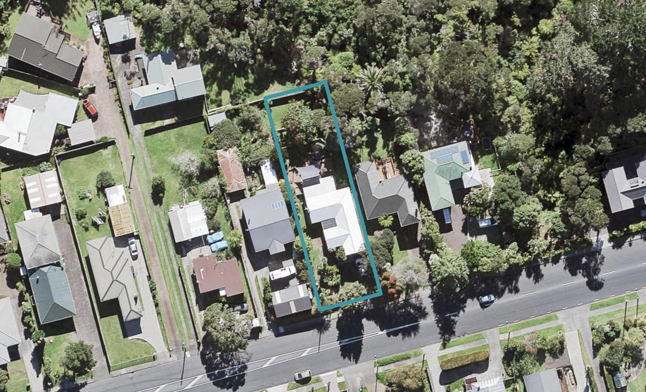 47 Godley Road, Green Bay, Auckland - Carousel 1