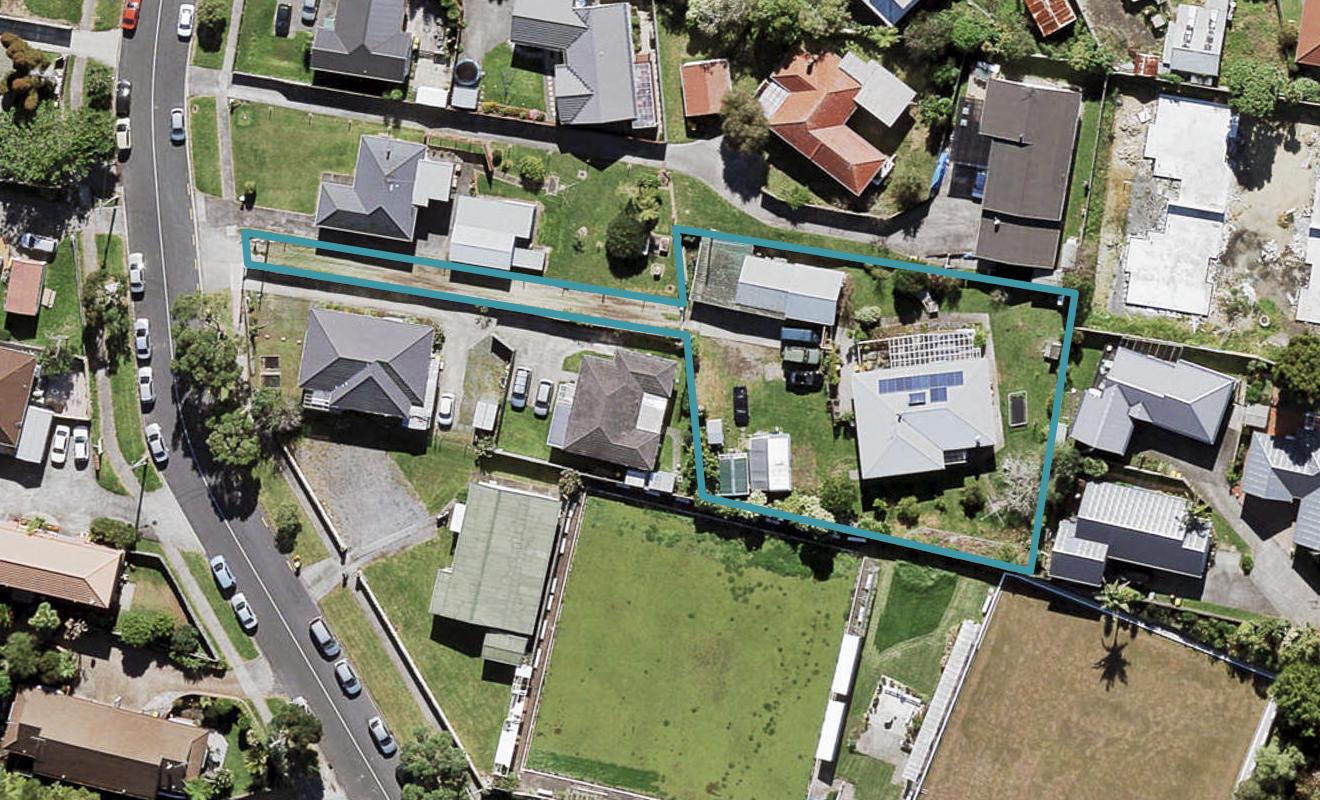 15 Reid Road, New Lynn, Auckland - Carousel 1