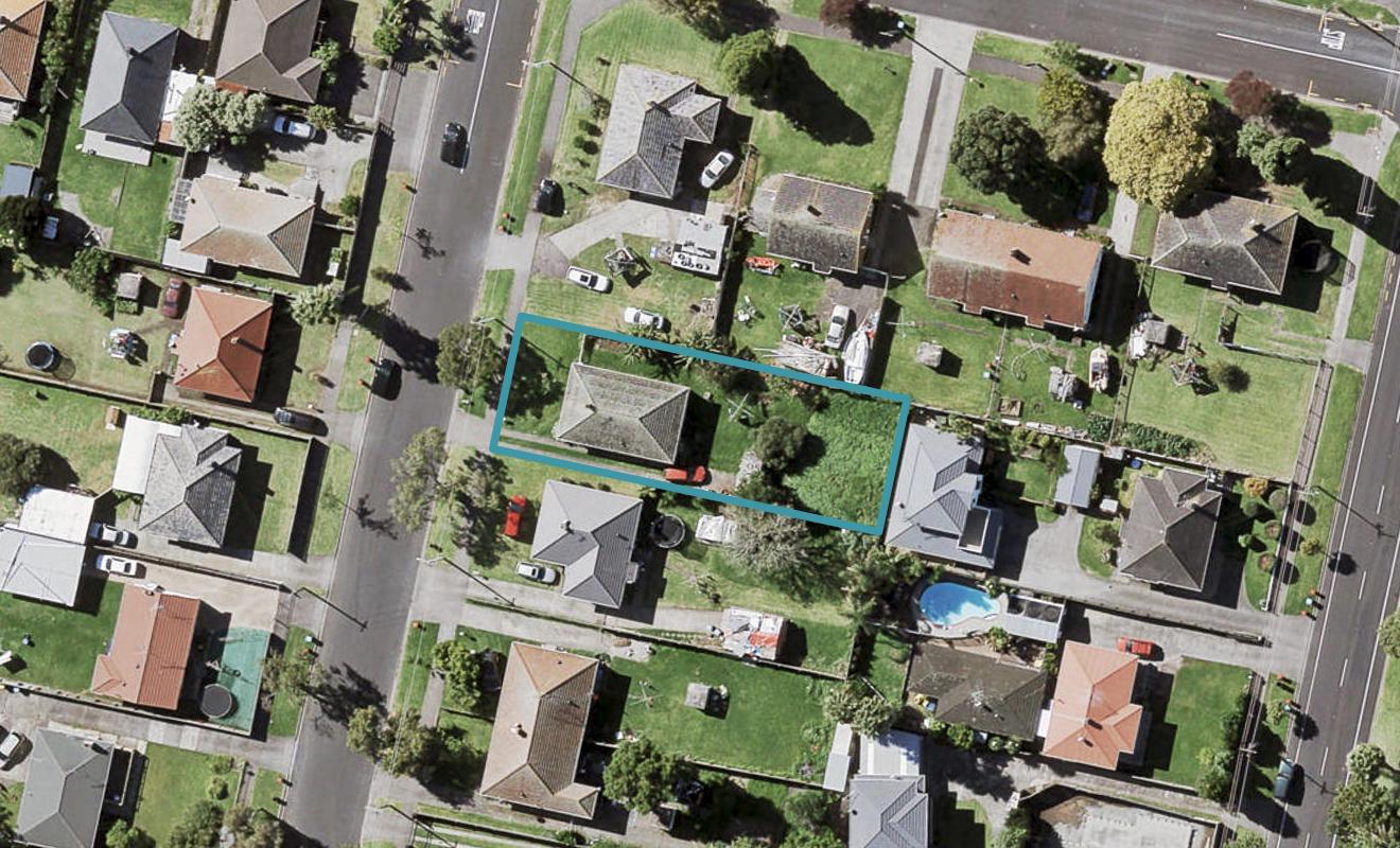 30 Tamatea Avenue, Point England, Auckland - Carousel 1