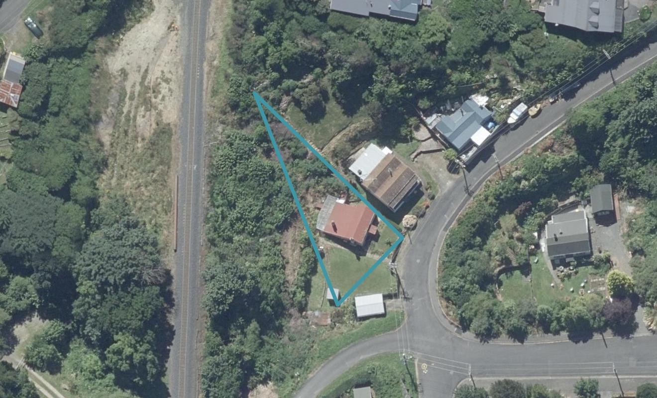 35 Harbour Terrace, Careys Bay, Port Chalmers - Carousel 1