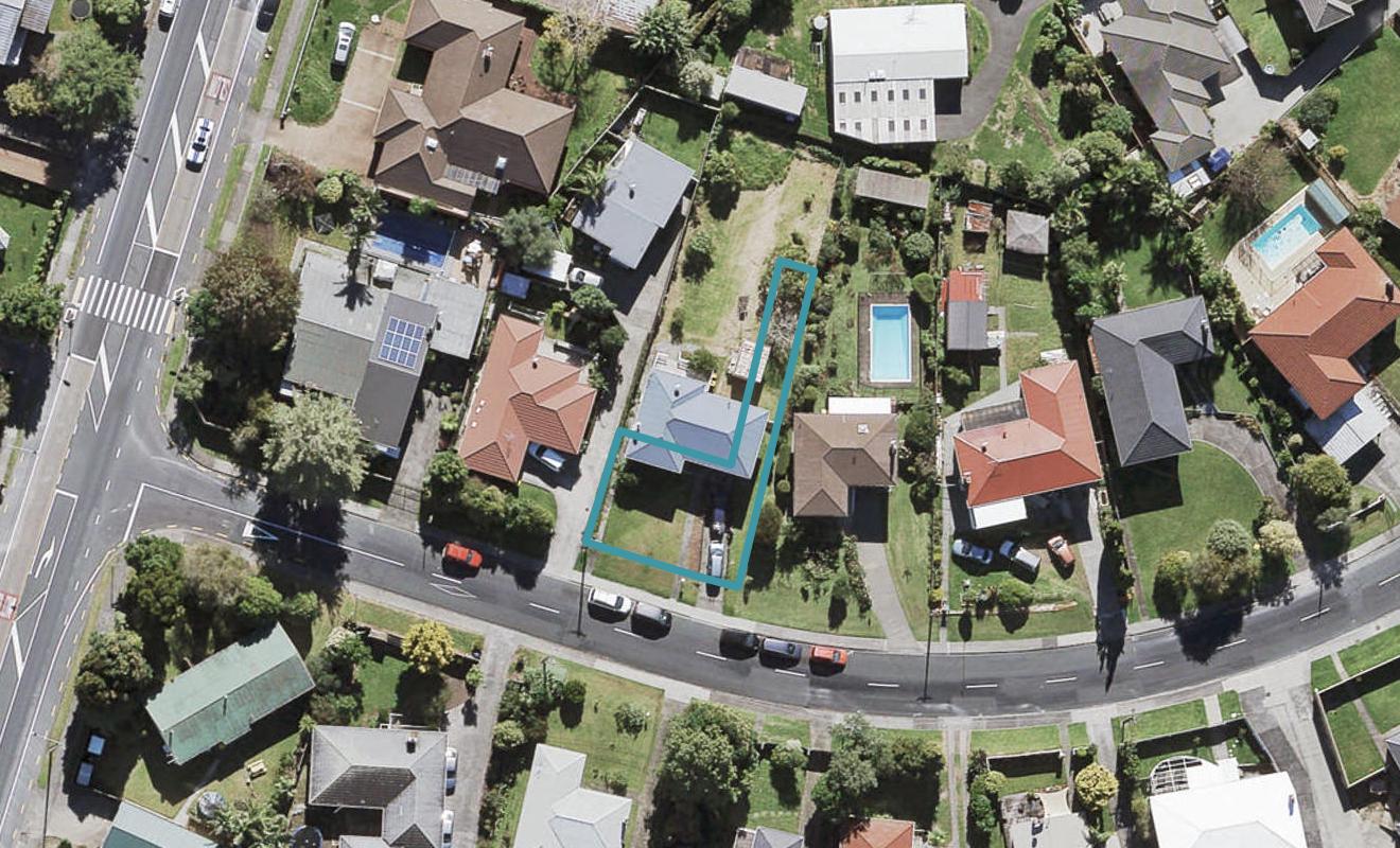 6A Tiroroa Avenue, Te Atatu South, Auckland - Carousel 1
