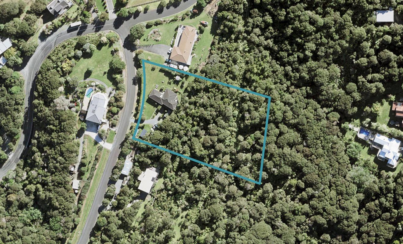 11 Kauri Drive, Sandspit, Warkworth - Carousel 1