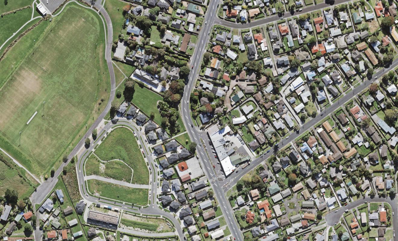 1/153 Te Atatu Road, Te Atatu South, Auckland - Carousel 1