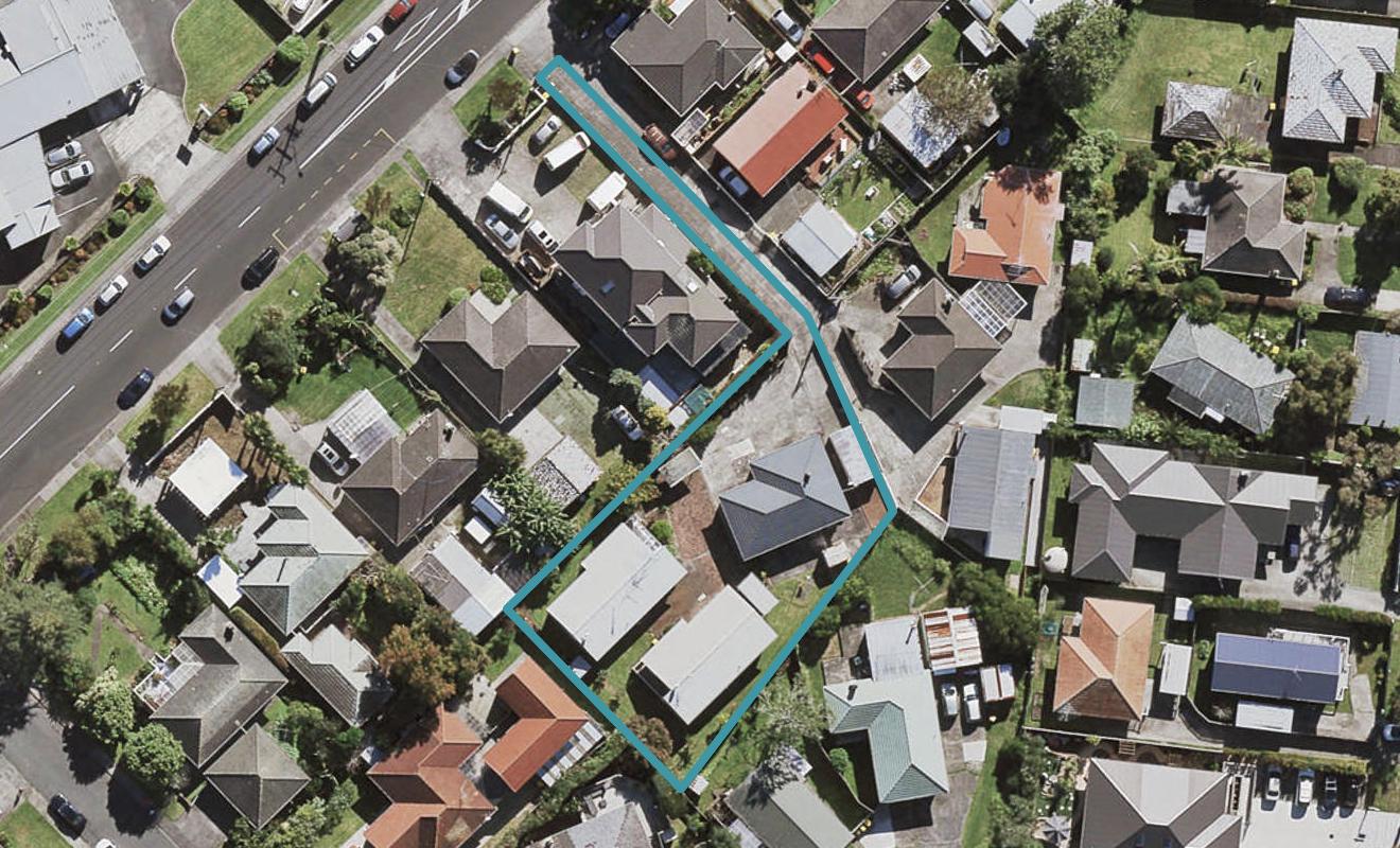 2/20 Ocean View Road, Northcote, Auckland - Carousel 1
