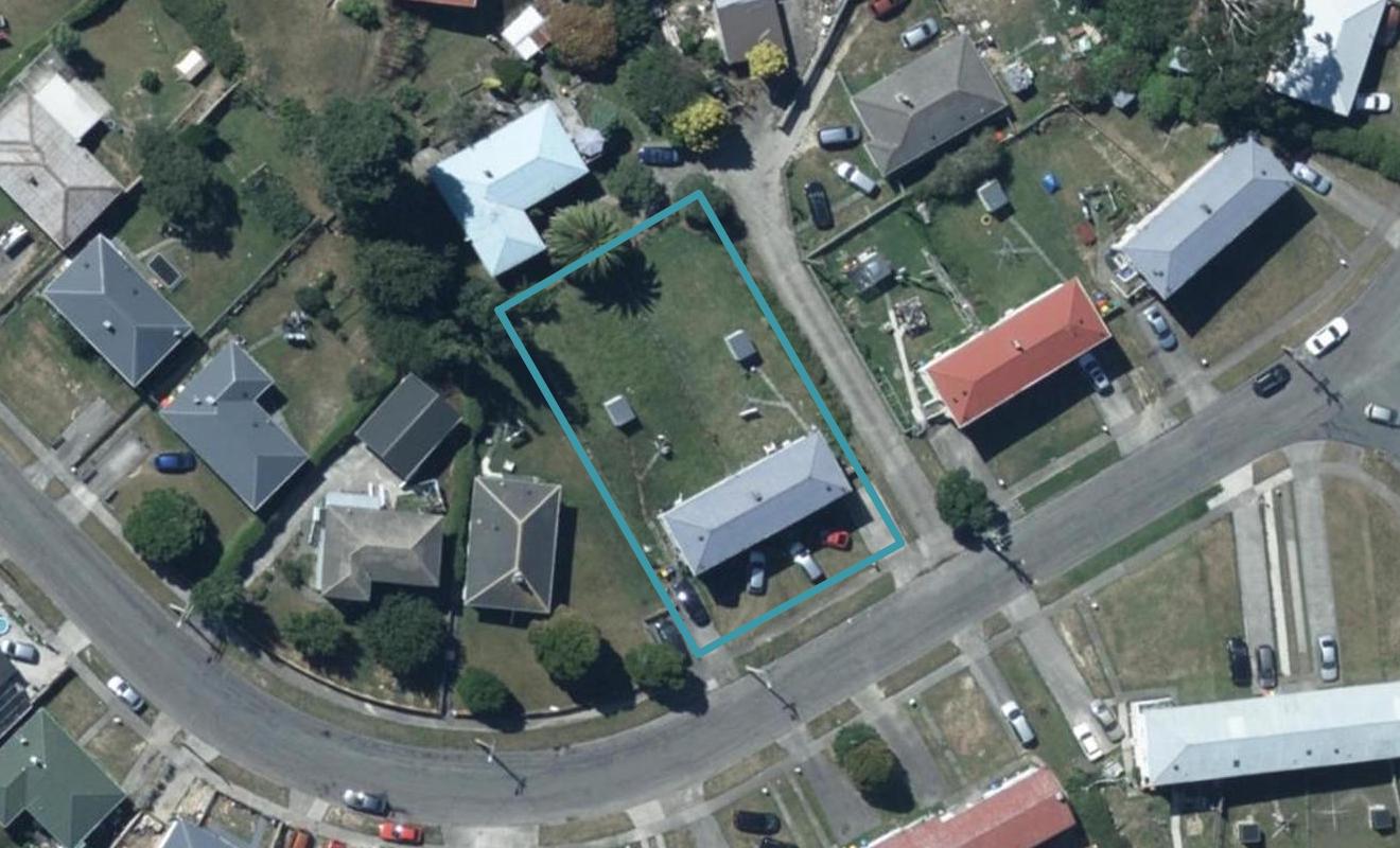 19 Cornwall Crescent, Cannons Creek, Porirua - Carousel 1