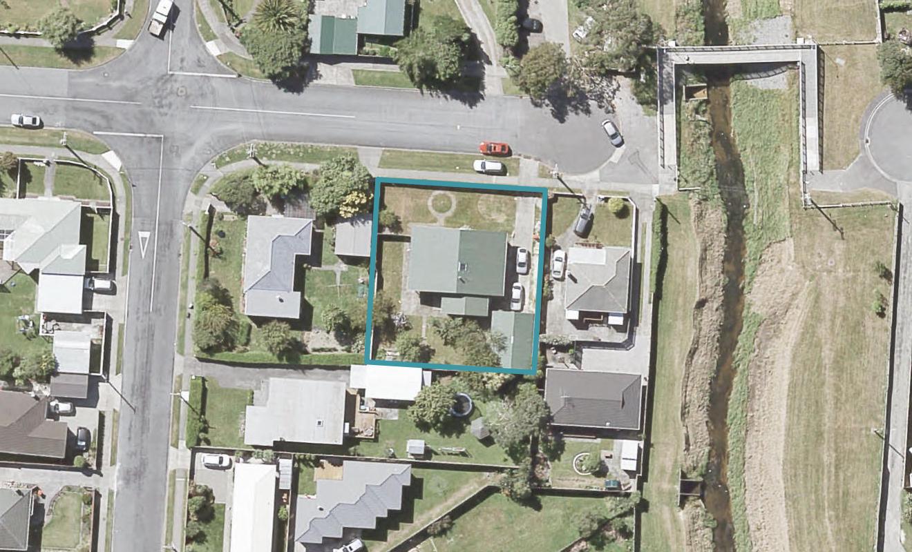 12 Best Street, Wainuiomata, Lower Hutt - Carousel 1