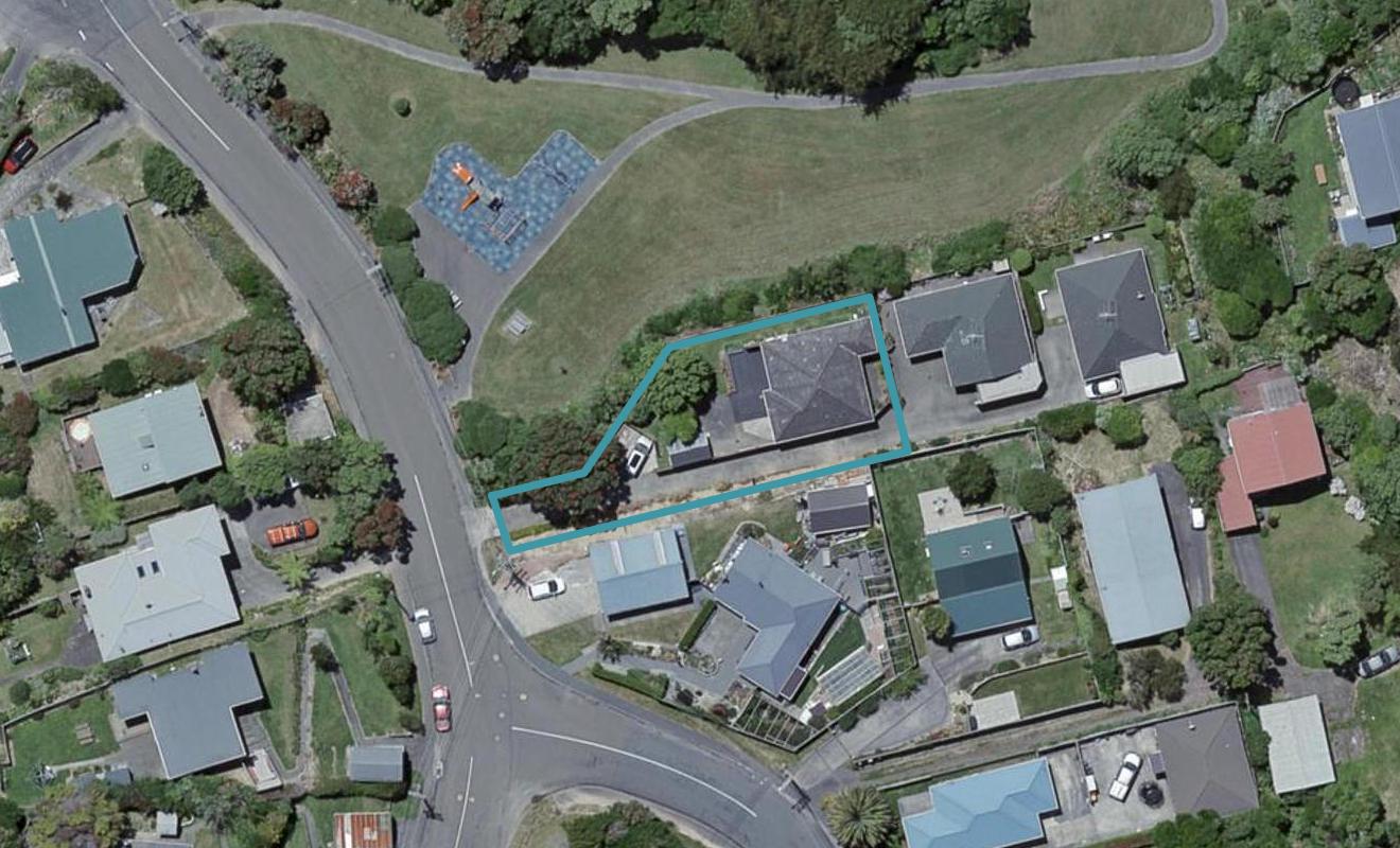 7 Lyndfield Lane, Newlands, Wellington - Carousel 1