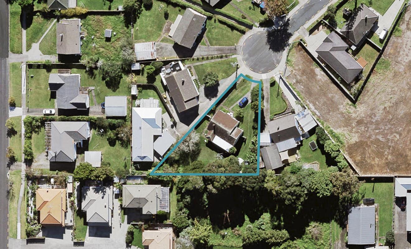 17 Hill Crescent, New Lynn, Auckland - Carousel 1