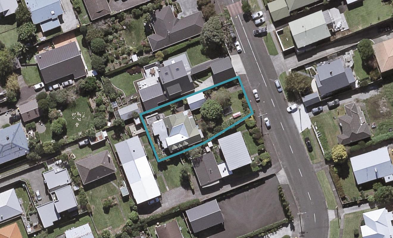 56 Paynters Avenue, Strandon, New Plymouth - Carousel 1