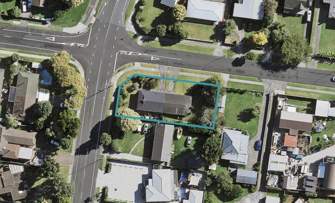 1B Blanes Road, Weymouth, Auckland - Carousel 1