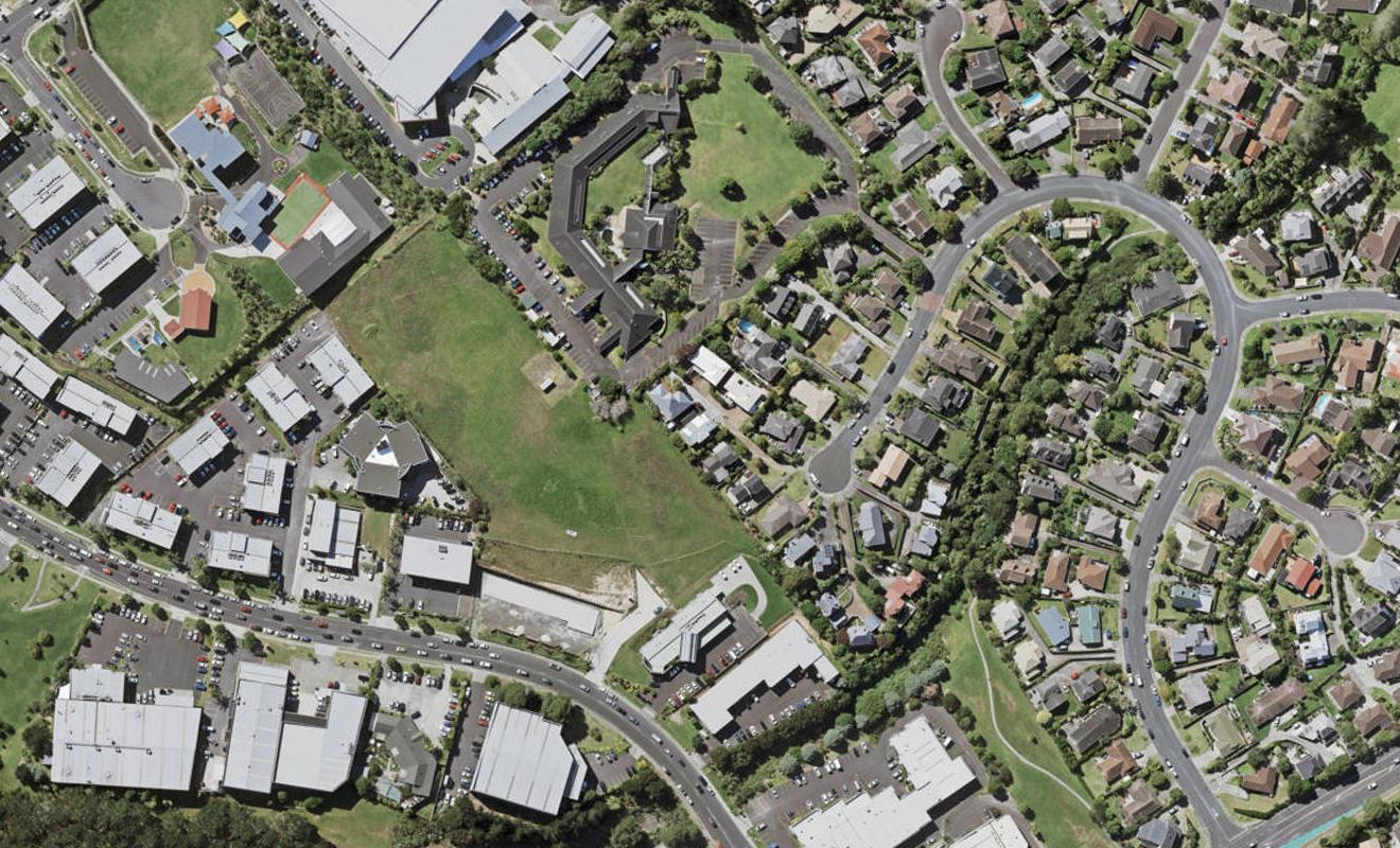2/59 Centorian Drive, Windsor Park, Auckland - Carousel 1