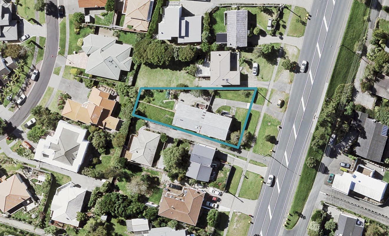 1/802 East Coast Road, Oteha, Auckland - Carousel 1