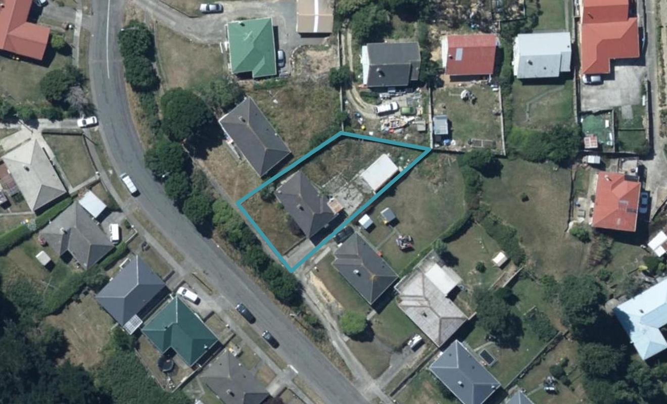 5 Cornwall Crescent, Cannons Creek, Porirua - Carousel 1