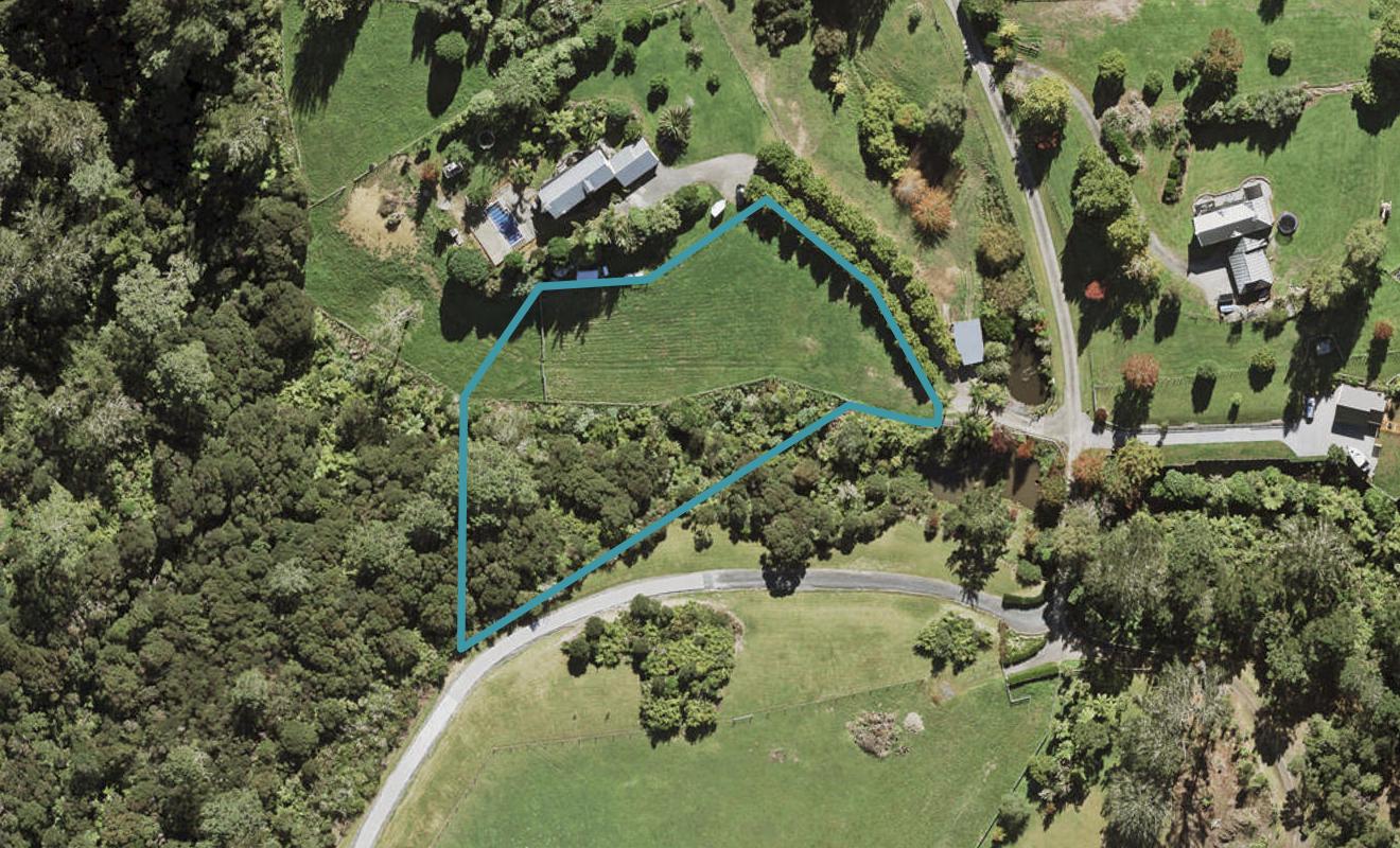 63 Collings Drive, Lucas Heights, Auckland - Carousel 1