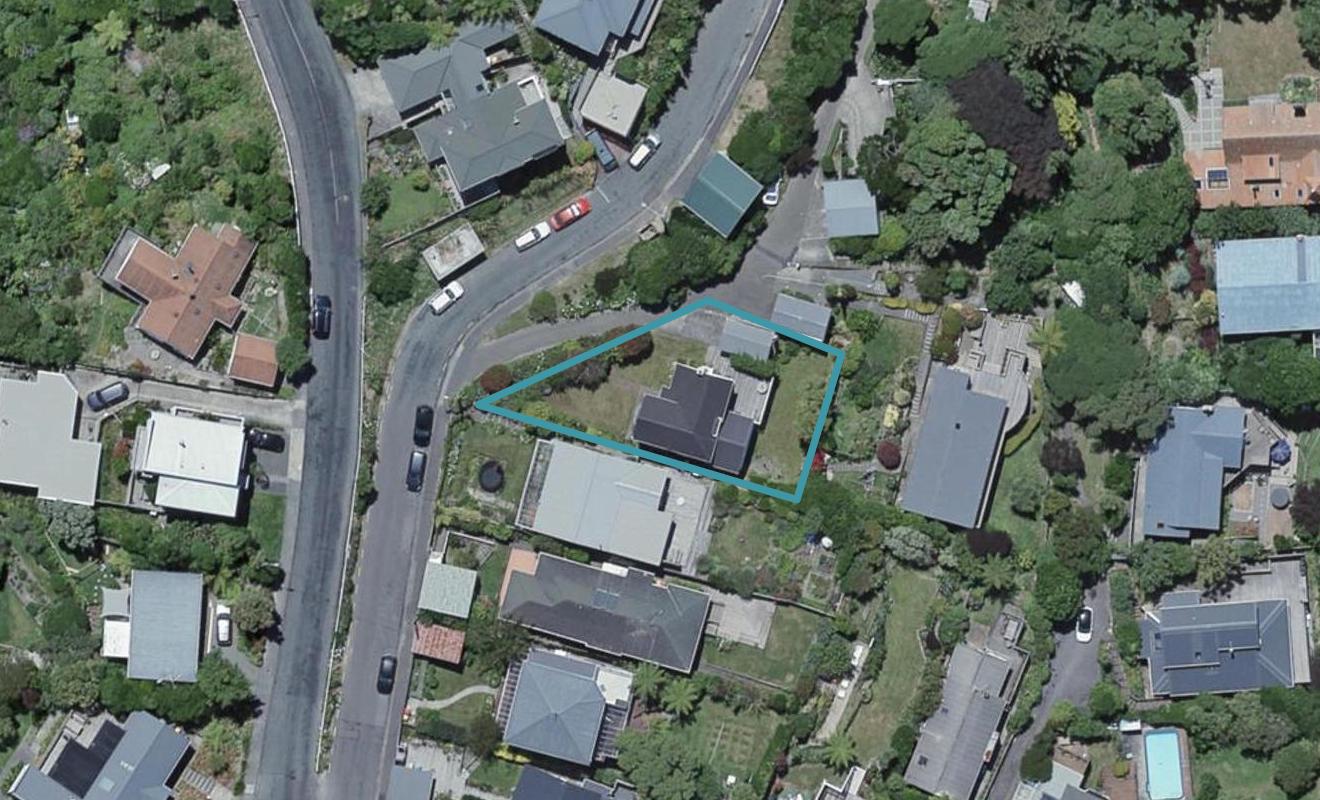 2 Fortification Road, Karaka Bays, Wellington - Carousel 1