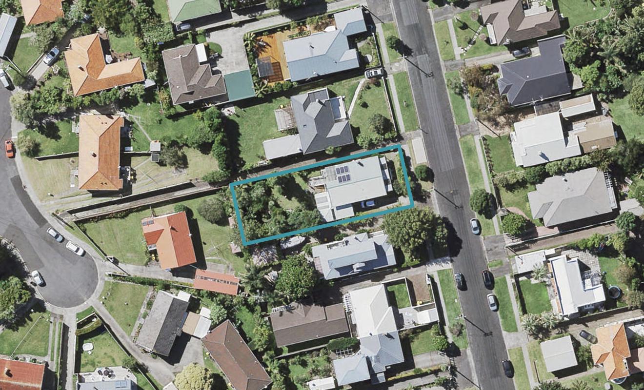 17 Wicklow Road, Narrow Neck, Auckland - Carousel 1