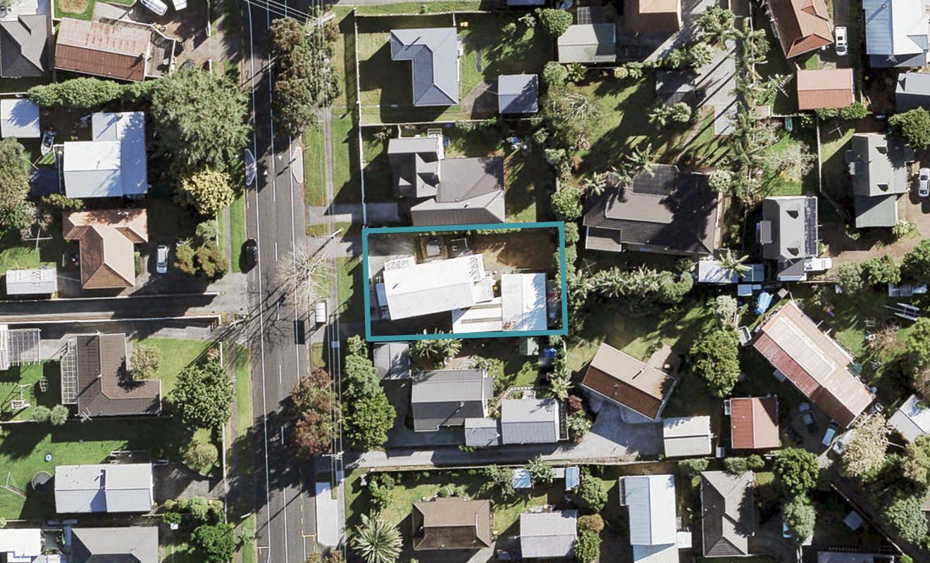 104 Beach Road, Te Atatu Peninsula, Auckland - Carousel 1