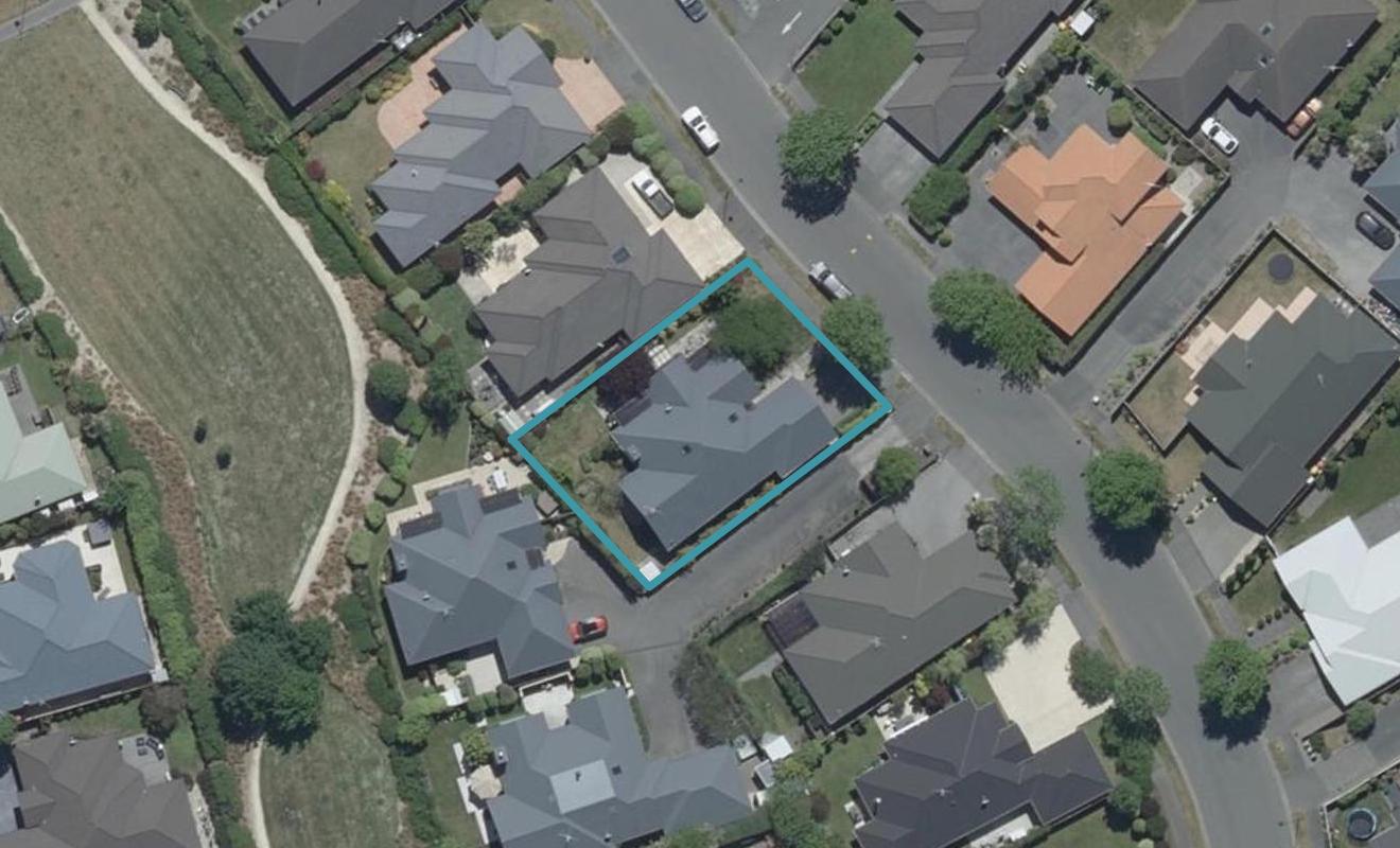 8 Pohutukawa Crescent, Parklands, Christchurch - Carousel 1