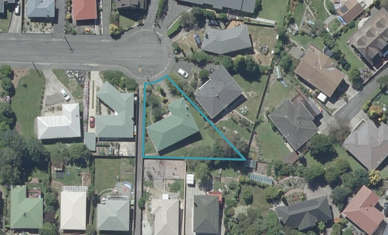 16 Colquhoun Street, Glenross, Dunedin - Carousel 1