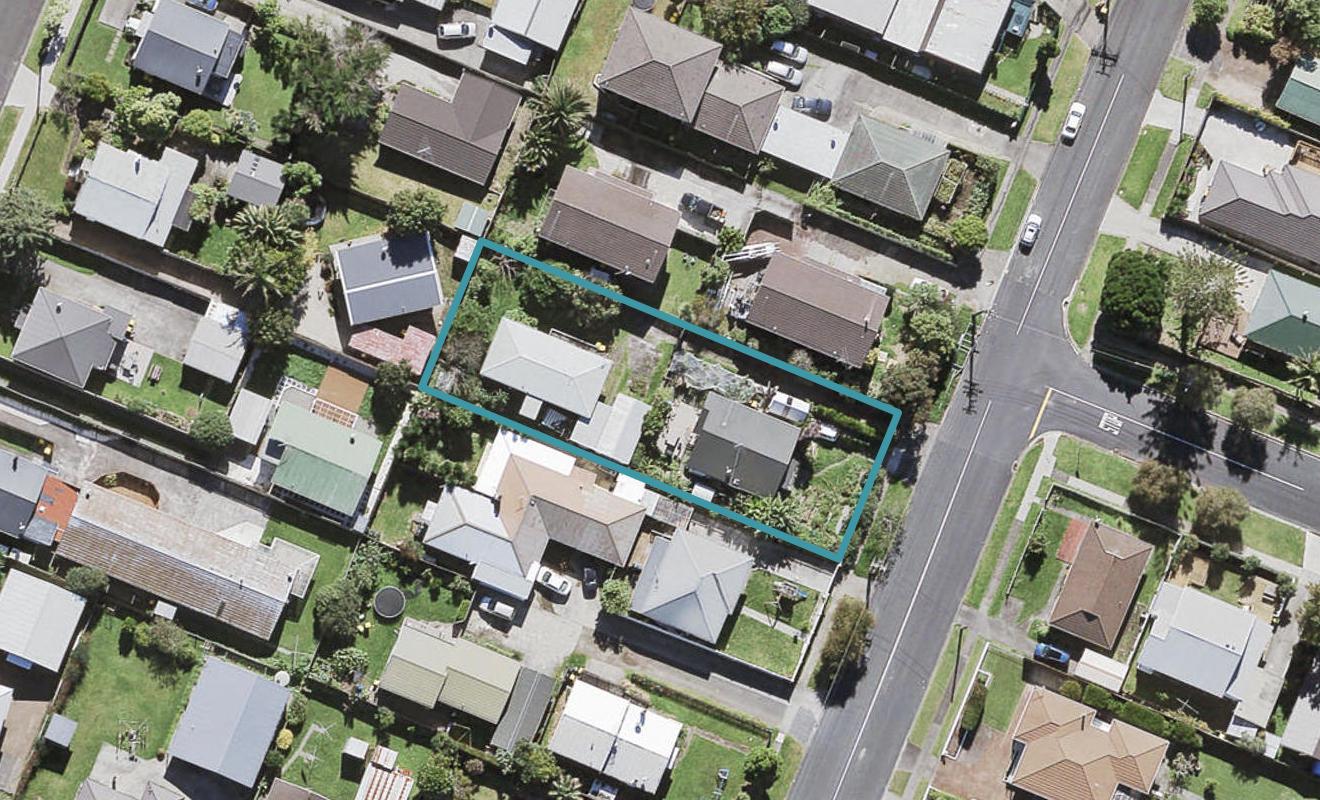 2/88 Lynwood Road, New Lynn, Auckland - Carousel 1